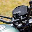 QUAD LOCK HANDLEBAR CLAMP BOLT MOUNT PRO ΒΑΣΗ ΚΙΝΗΤΟΥ ΓΙΑ ΚΑΒΑΛΕΤΑ  