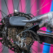 MUC-OFF TYRE & CASSETTE BRUSH ΒΟΥΡΤΣΑ ΚΑΘΑΡΙΣΜΟΥ ΤΡΟΧΟΥ & ΖΑΝΤΑΣ 