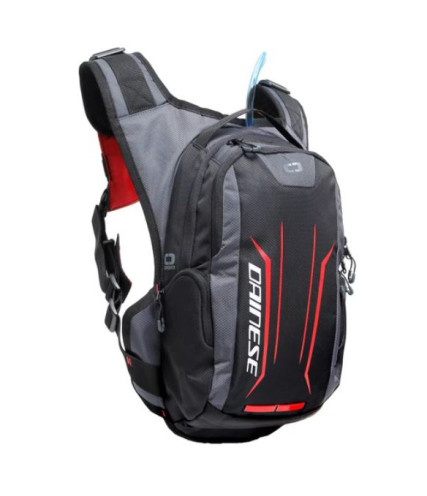 DAINESE ALLIGATOR ΣΑΚΙΔΙΟ ΠΛΑΤΗΣ ΜΕ ΕΝΣΩΜΑΤΩΜΕΝΟ ΑΣΚΟ ΝΕΡΟΥ BLACK/ RED