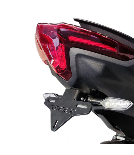 GREF INNOVATION ΣΠΑΣΤΗ ΒΑΣΗ ΠΙΝΑΚΙΔΑΣ ΓΙΑ YAMAHA T-MAX 560 \'20-\'23 P/T012