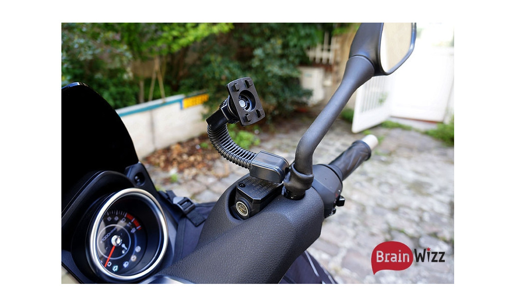 ΑΔΙΑΒΡΟΧΗ ΘΗΚΗ ΚΙΝΗΤΟΥ ΓΙΑ SCOOTER ΣE ΚΑΘΡΕΠΤΗ FLY BO5-15