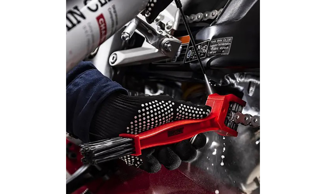 IPONE OFF ROAD CHAIN CARE ΣΕΤ ΚΑΘΑΡΙΣΜΟΥ ΑΛΥΣΙΔΑΣ 750ML