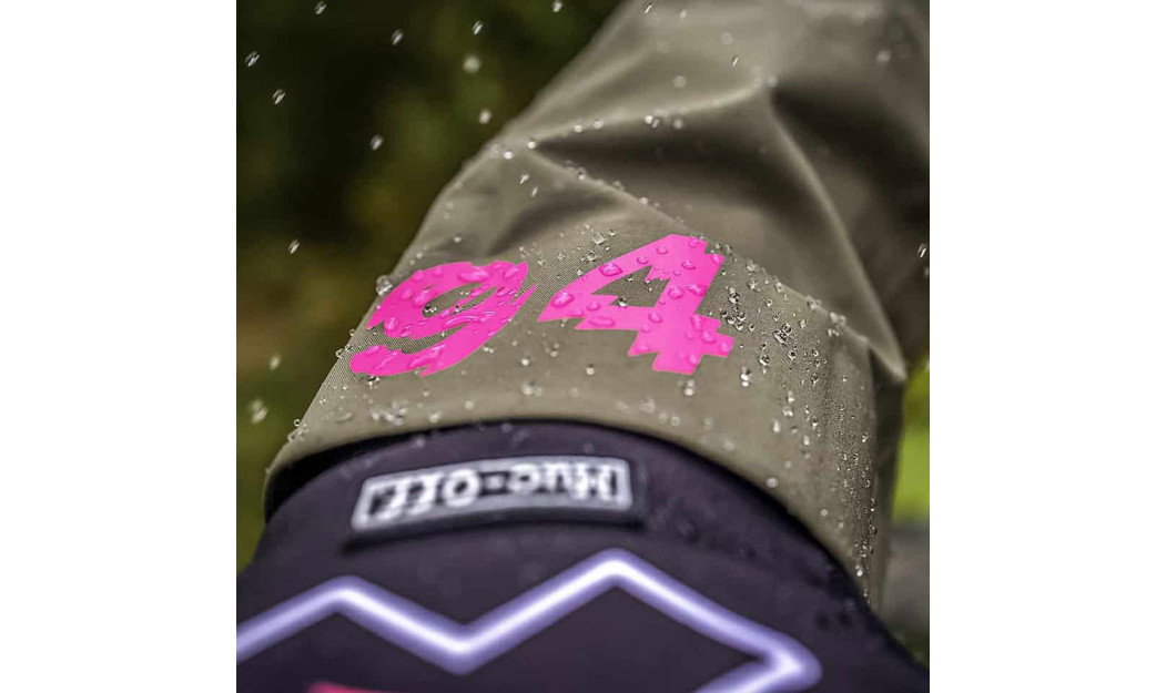 MUC-OFF RAIN SHIELD RE-POOFER ΑΔΙΑΒΡΟΧΟΠΟΙΗΤΙΚΟ ΣΠΡΕΙ 250ML 