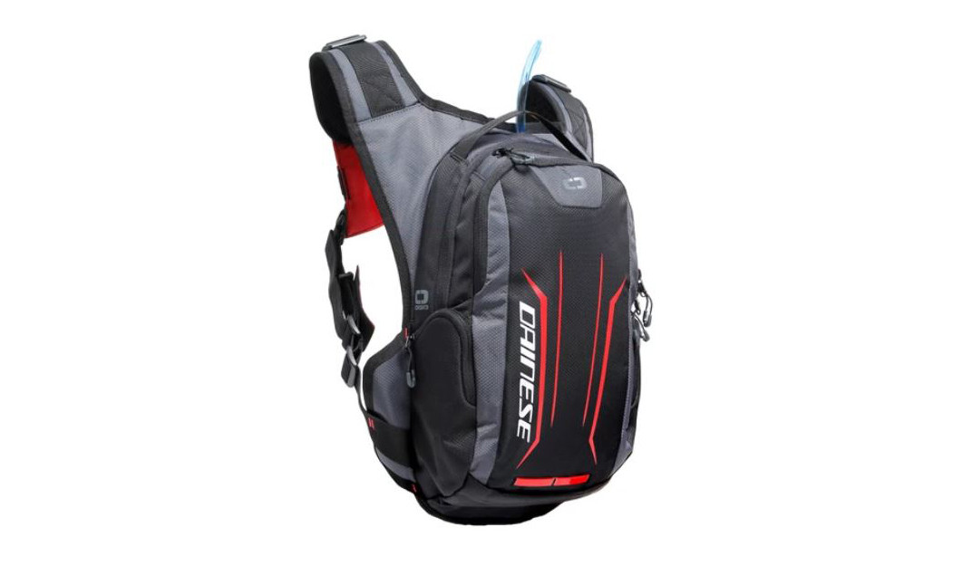 DAINESE ALLIGATOR ΣΑΚΙΔΙΟ ΠΛΑΤΗΣ ΜΕ ΕΝΣΩΜΑΤΩΜΕΝΟ ΑΣΚΟ ΝΕΡΟΥ BLACK/ RED