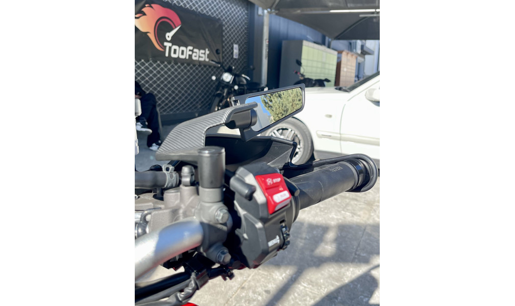 UNIVERSAL ΚΑΘΡΕΠΤΕΣ ΜΗΧΑΝΗΣ ΑΛΟΥΜΙΝΙΟΥ ΠΕΡΙΣΤΡΕΦΟΜΕΝΟΙ 8mm/ 10mm BLACK