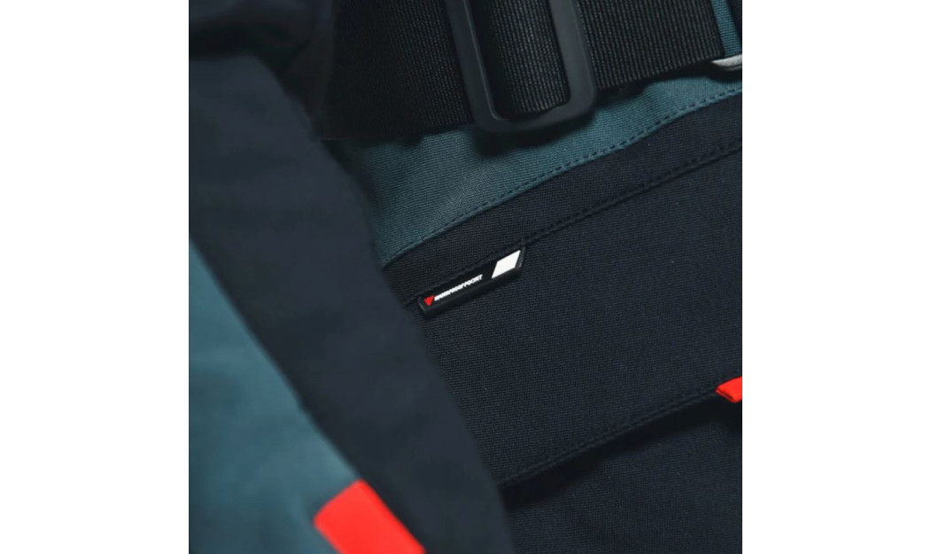 DAINESE CARVE MASTER 3 GORE-TEX® ΜΠΟΥΦΑΝ ΜΗΧΑΝΗΣ EBONY/BLACK/LAVA RED 1593999