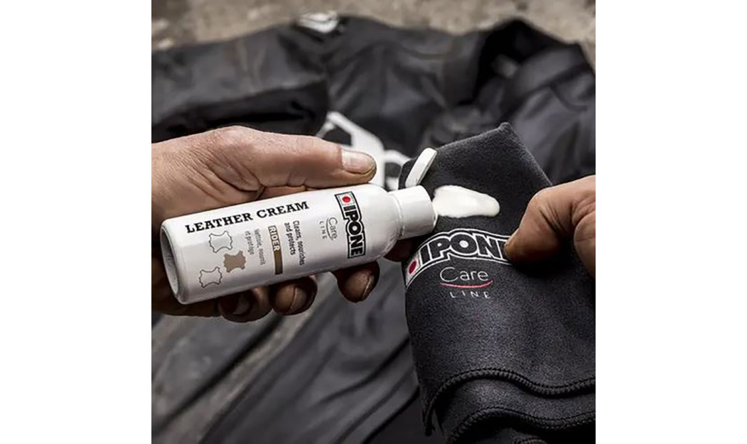 IPONE LEATHER CREAM ΚΑΘΑΡΙΣΤΙΚΗ ΚΡΕΜΑ ΔΕΡΜΑΤΙΝΩΝ ΥΦΑΣΜΑΤΩΝ 100ML