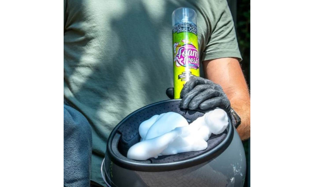 MUC-OFF HELMET FOAM FRESH ΚΑΘΑΡΙΣΤΙΚΟΣ ΑΦΡΟΣ ΚΡΑΝΟΥΣ 400ML 