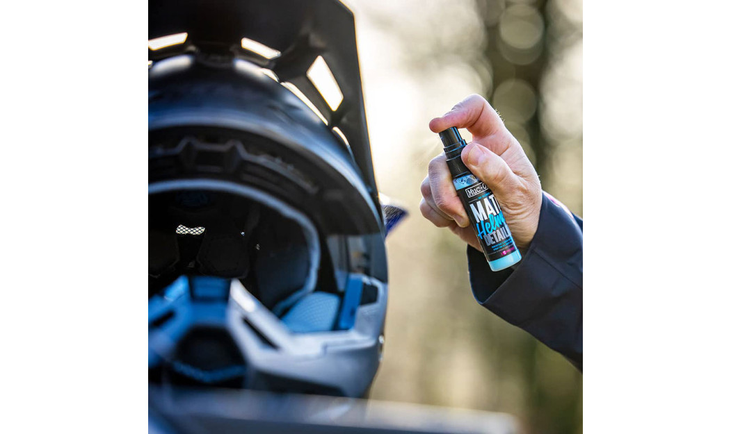 MUC-OFF MATT FINISH HELMET DETAILER ΣΠΡΕΙ ΜΑΤ ΦΙΝΙΡΙΣΜΑΤΟΣ ΚΡΑΝΟΥΣ 32ML