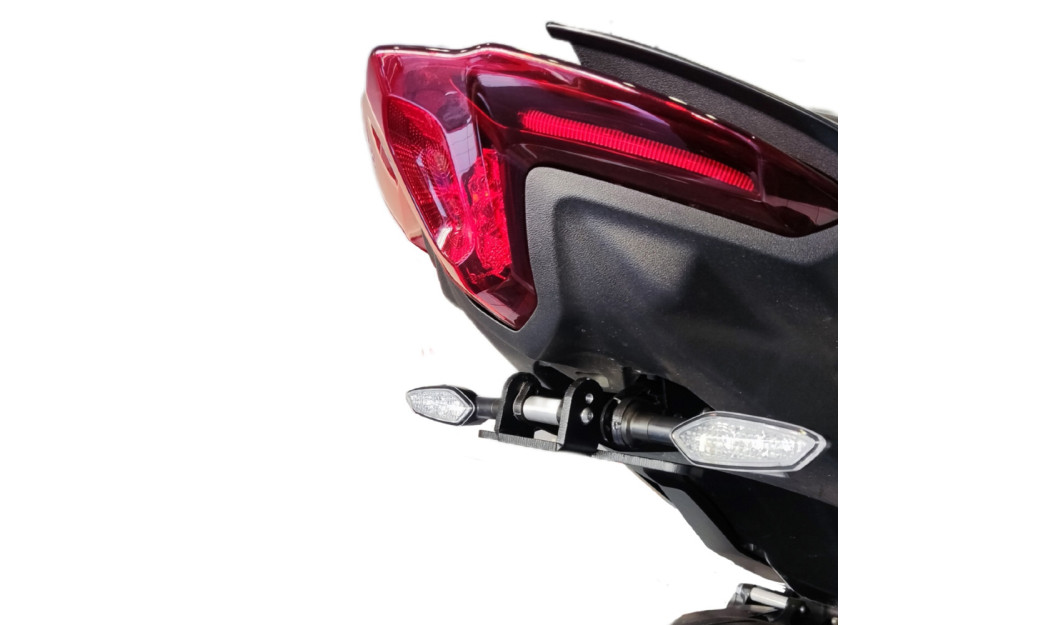 GREF INNOVATION ΣΠΑΣΤΗ ΒΑΣΗ ΠΙΝΑΚΙΔΑΣ ΓΙΑ YAMAHA T-MAX 560 \'20-\'23 P/T012