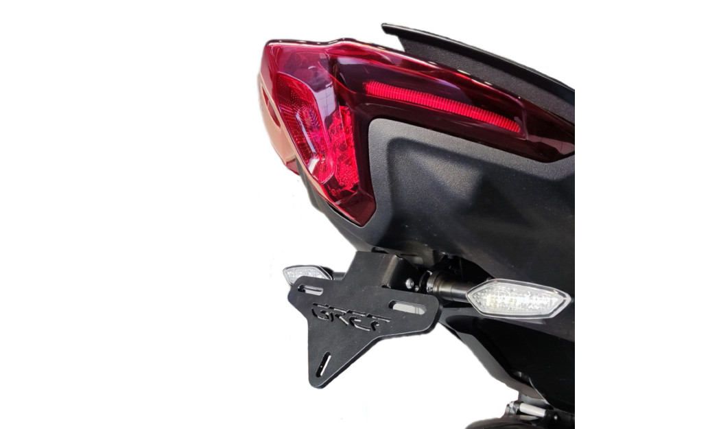 GREF INNOVATION ΣΠΑΣΤΗ ΒΑΣΗ ΠΙΝΑΚΙΔΑΣ ΓΙΑ YAMAHA T-MAX 560 \'20-\'23 P/T012
