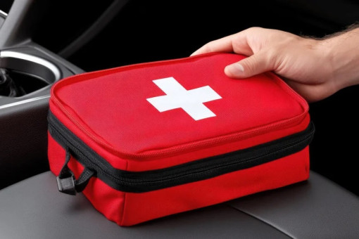 Αλλάζει το Φαρμακείο Αυτοκινήτου & Μηχανής 